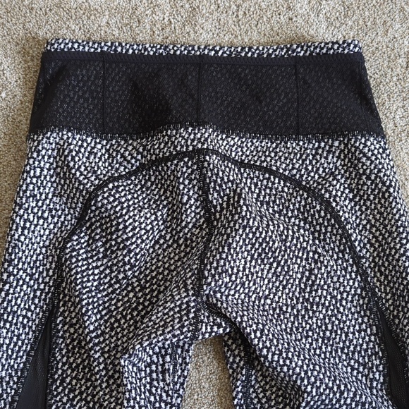 Lululemon size 6 cropped leggings - Picture 5 of 7